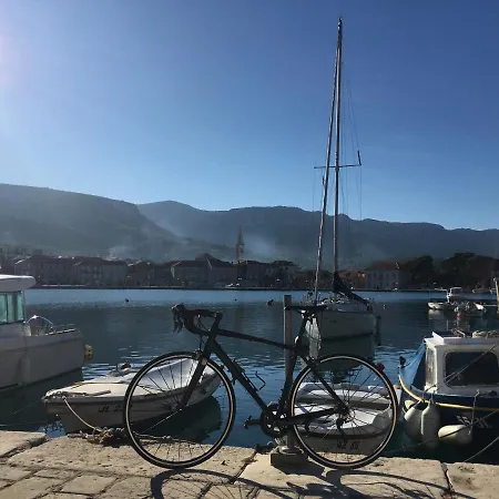 In House - S2 - Double In Jelsa On Hvar With Private Ensuite Bathroom *