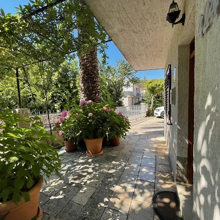 In House - S2 - Double In Jelsa On Hvar With Private Ensuite Bathroom Penzion