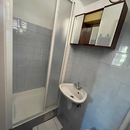 In House - S2 - Double In Jelsa On Hvar With Private Ensuite Bathroom